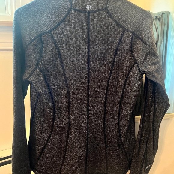 Grey Lululemon quarter zip - Picture 4 of 5